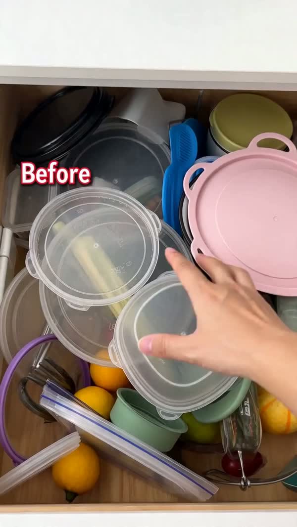 Mismatched containers and cling film vs. one reusable set
