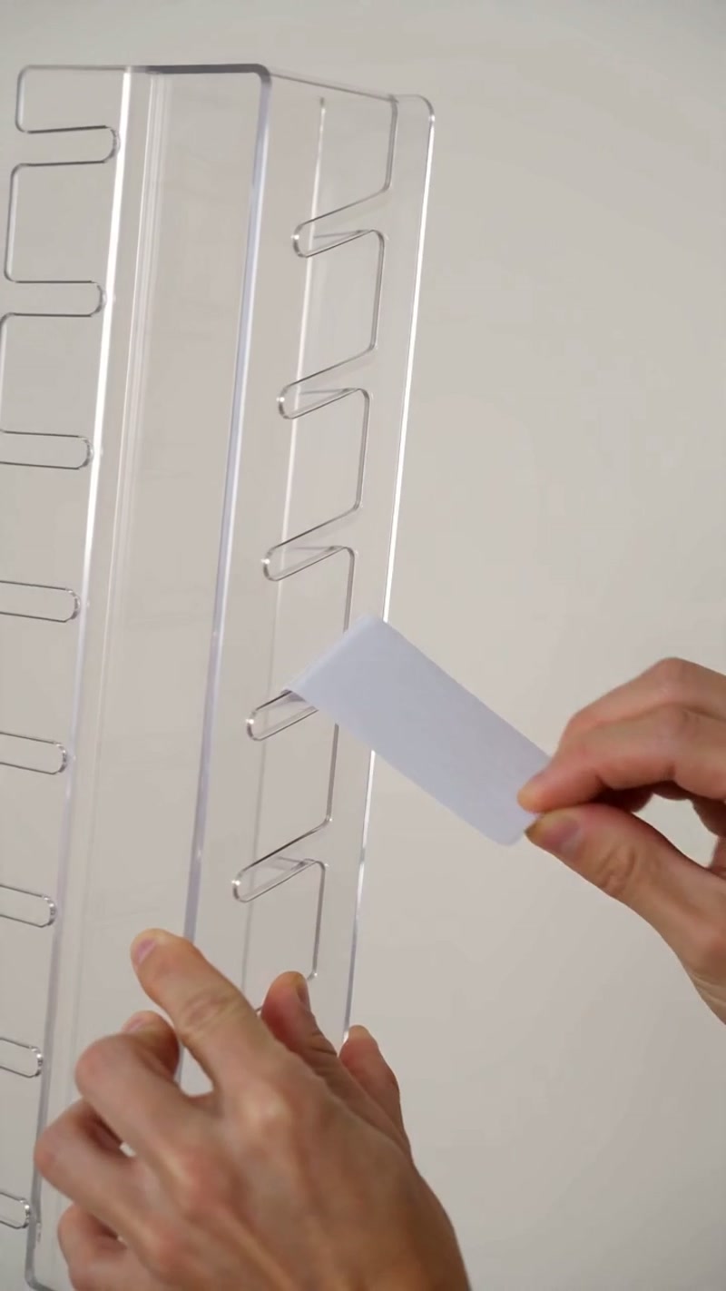 Each cap gets its own slot — no more crushed brims